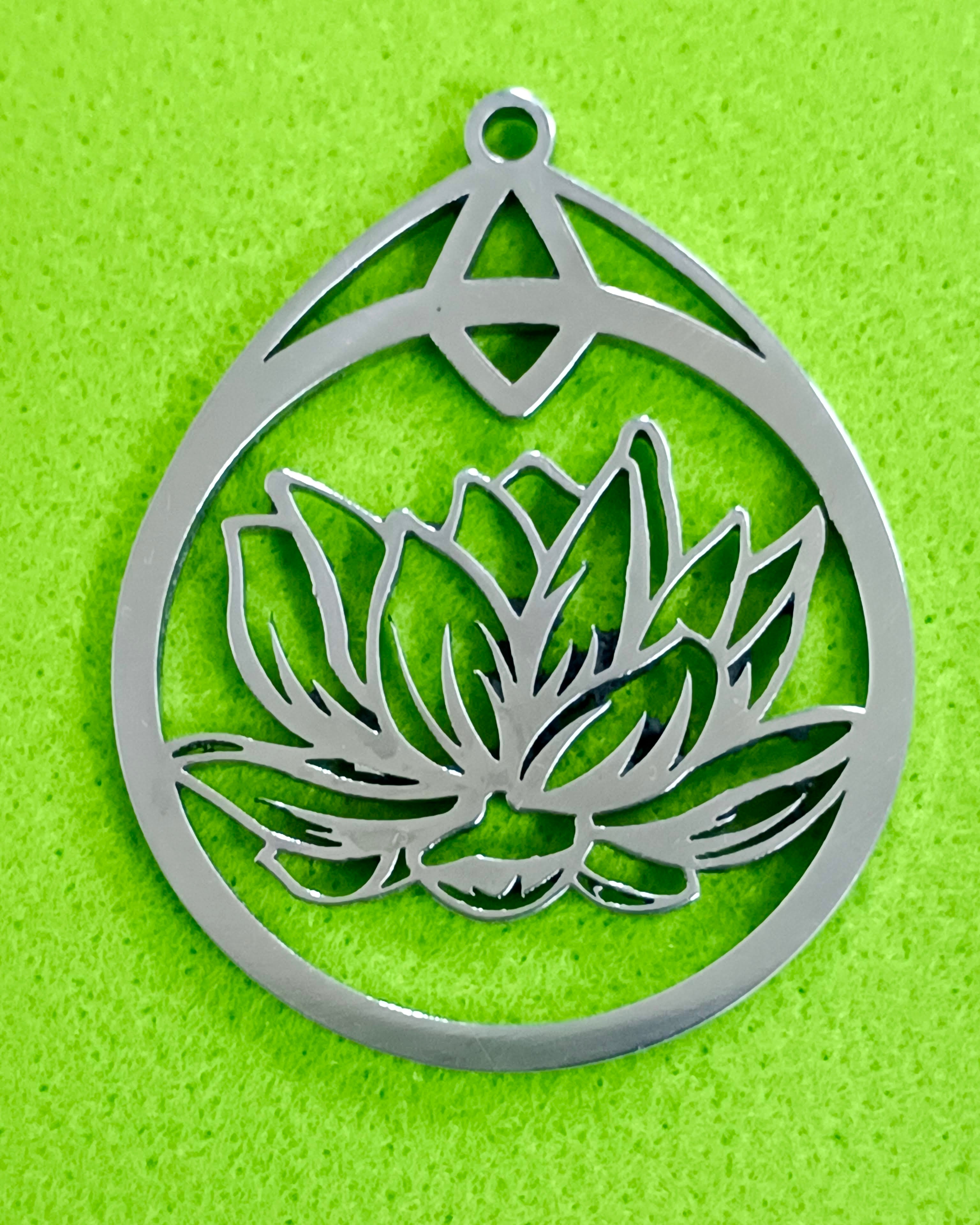 ✳︎チャルリズ様お取り置き10／28✳︎水晶　蛇　夫婦蛇　蓮花　回紋珠 ✳︎チャルリズ様お取り置き10／28✳︎水晶 蛇 夫婦蛇 蓮花 回紋珠