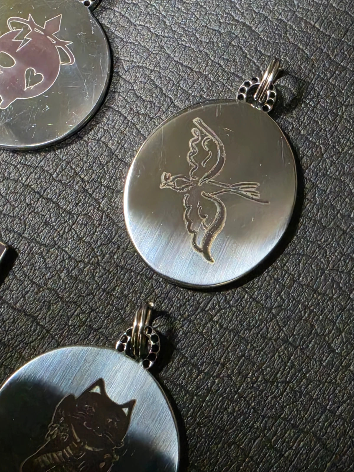 RIRI SAITO「phoenix フェニックス」 他のコラボ作品と並べた製品